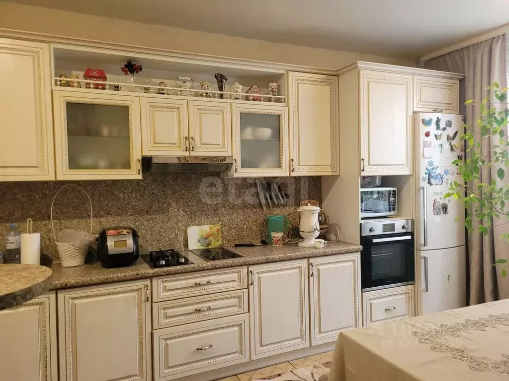 Дом в Тюменская область, Тюмень Энтузиастов мкр, ул. Бирюзовая (254 м) - Фото 1