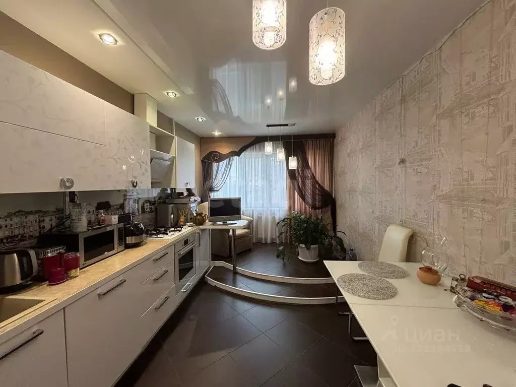 2-к кв. Ямало-Ненецкий АО, Новый Уренгой Оптимистов мкр, 10/1 (71.0 м) - Фото 0