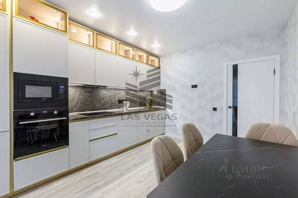 3-к кв. Татарстан, Казань ул. Николая Ершова, 66В (80.0 м) - Фото 0
