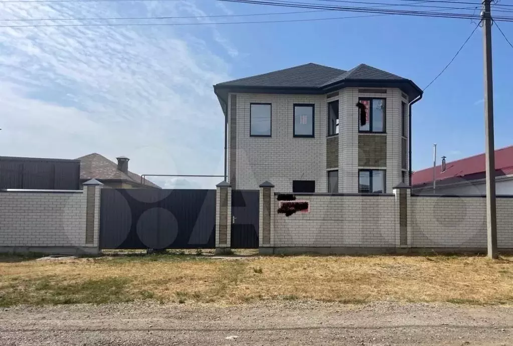 Дом в Ставропольский край, Ставрополь ул. Серова, 617 (170 м) - Фото 1