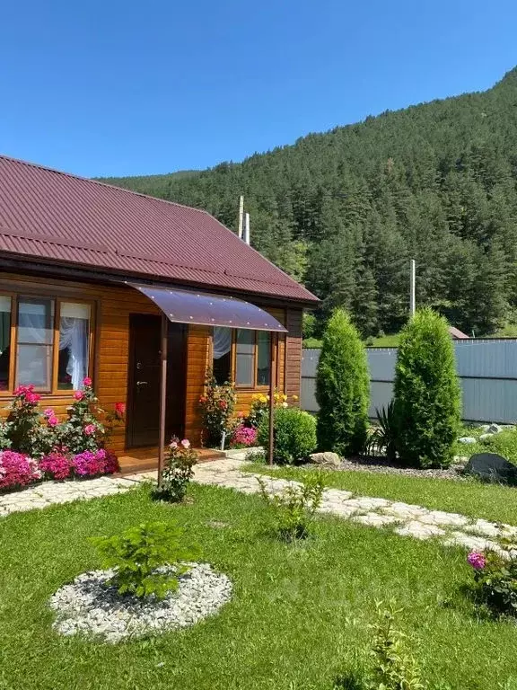 Дом в Карачаево-Черкесия, Карачаевский район, Верхняя Теберда аул ... - Фото 0