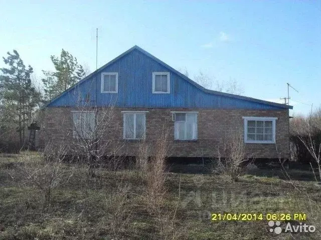 Дом в Оренбургская область, Красногвардейский район, Подольский ... - Фото 0