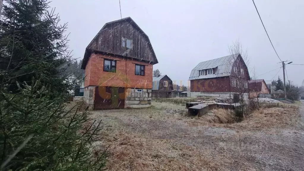 Дом в Ленинградская область, Выборгский район, Рощинское городское ... - Фото 1