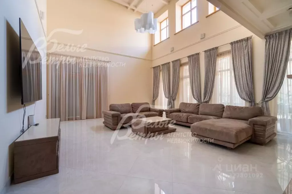 Дом в Москва Чароит кп,  (700 м) - Фото 1