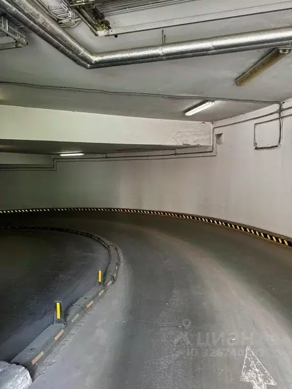 Гараж в Москва ул. Хамовнический Вал, 36 (12 м) - Фото 1