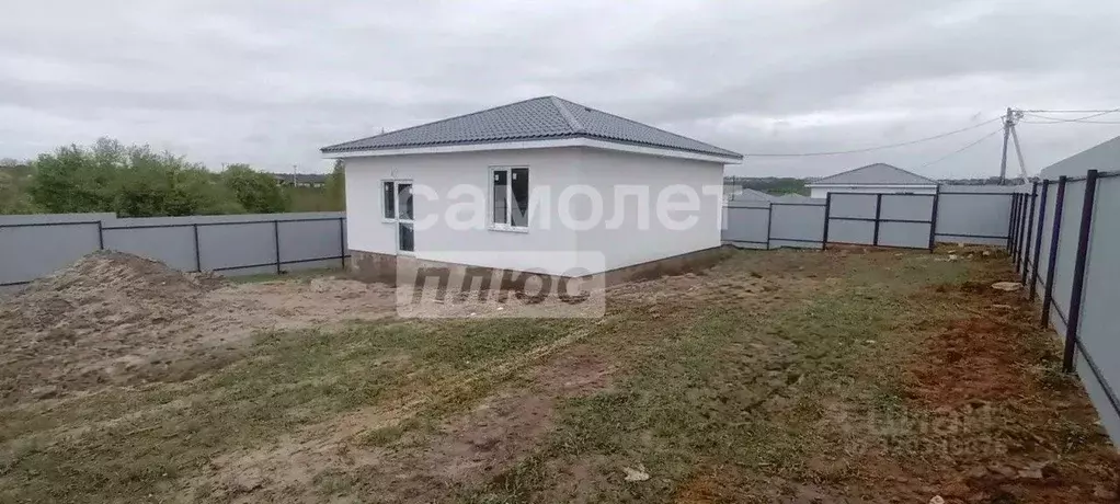 Дом в Курская область, Курский район, Моковский сельсовет, д. 1-я ... - Фото 0