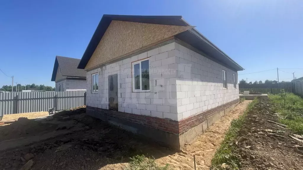 Дом в Калужская область, Малоярославецкий муниципальный округ, с. ... - Фото 1