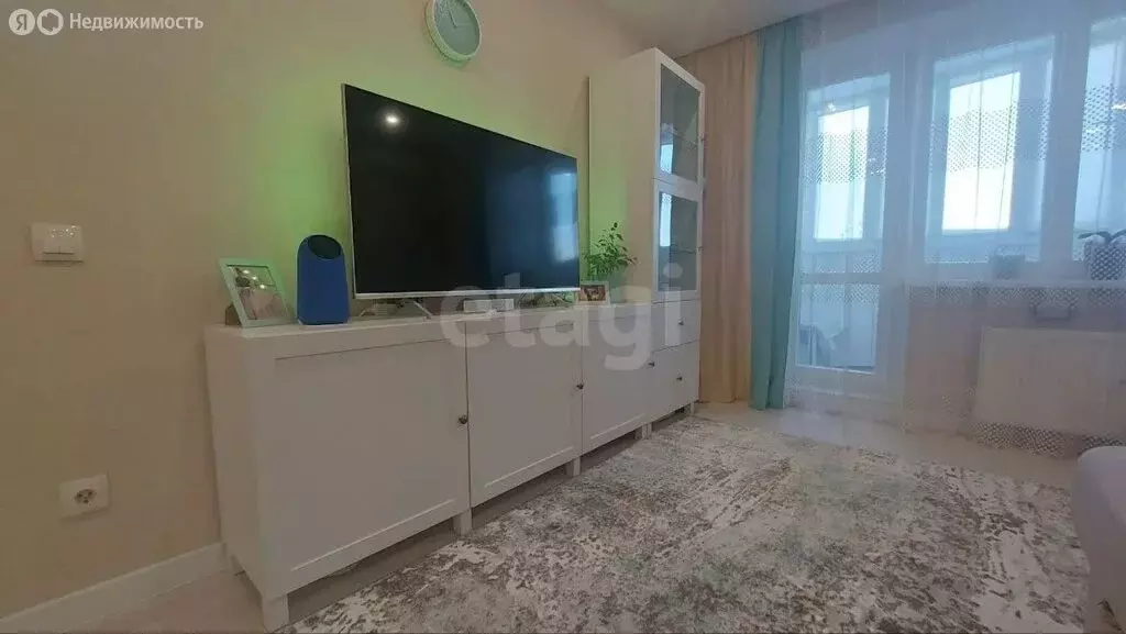 1-комнатная квартира: Тюмень, улица Валентины Трофимовой, 12 (37.4 м) - Фото 2