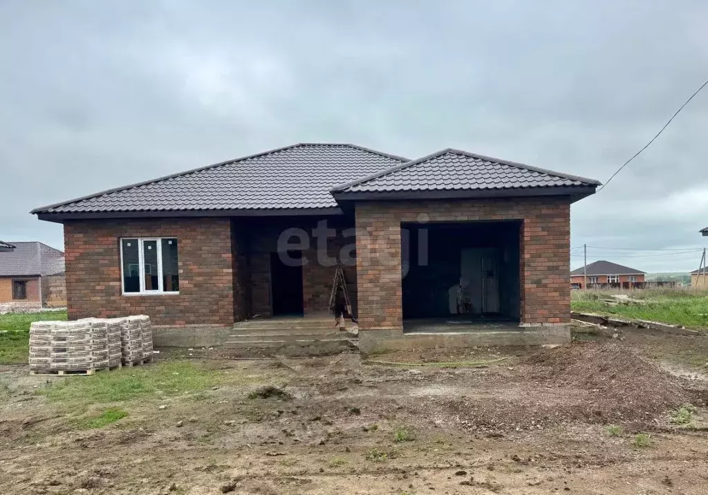 Дом в Оренбургская область, Оренбургский район, с. Благословенка ул. ... - Фото 1