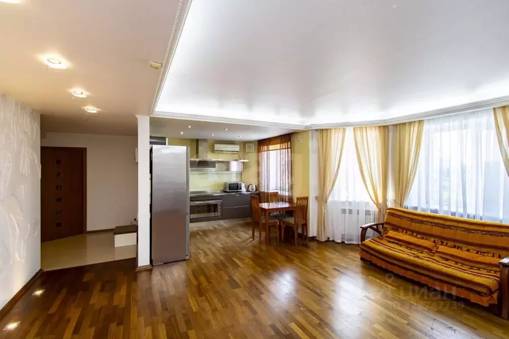 2-к кв. Тюменская область, Тюмень ул. Грибоедова, 15 (87.5 м) - Фото 1