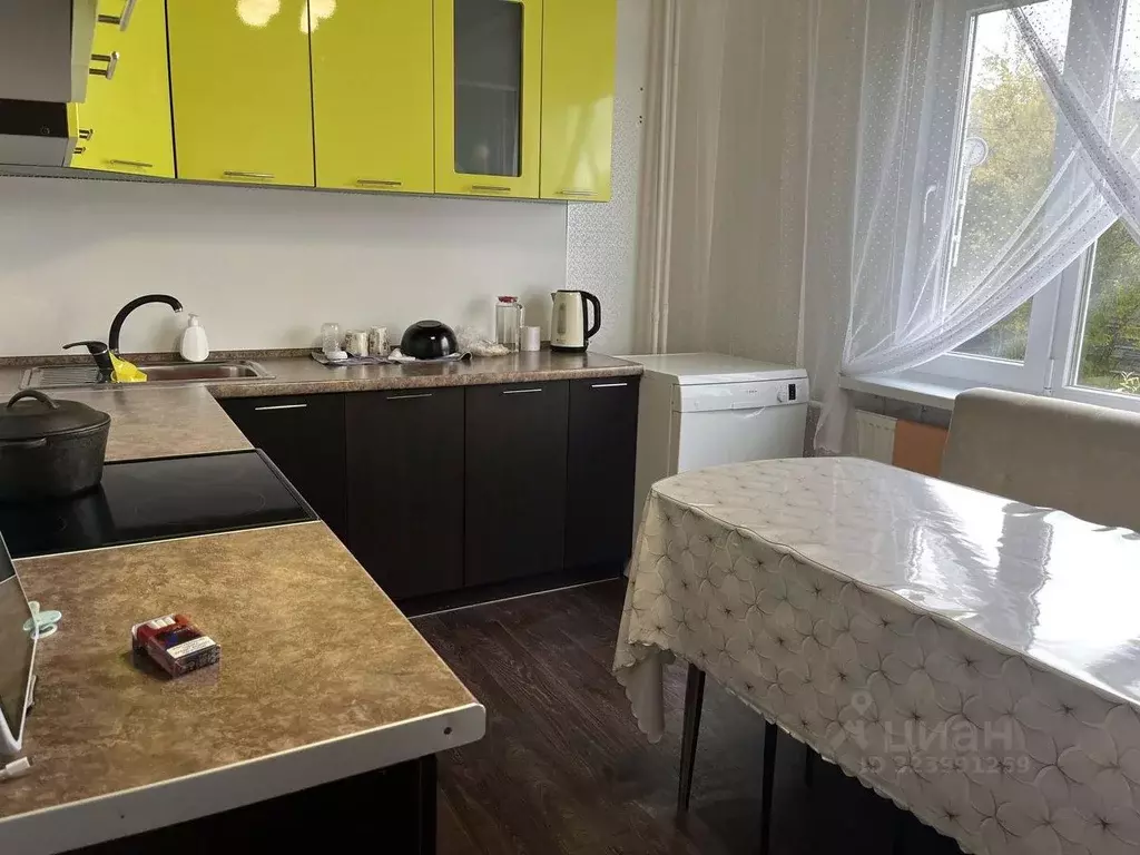 2-к кв. Ямало-Ненецкий АО, Губкинский 1-й мкр, 47 (62.2 м) - Фото 1