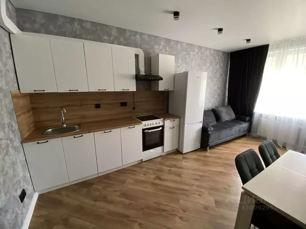 2-к кв. Тюменская область, Тюмень ул. Василия Подшибякина, 21 (55.0 м) - Фото 1