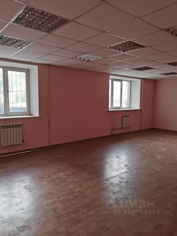 Торговая площадь в Новосибирская область, Обь ул. Калинина, 20 (14 м) - Фото 1