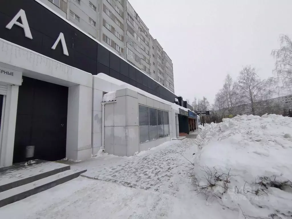 Помещение свободного назначения в Татарстан, Набережные Челны просп. ... - Фото 1