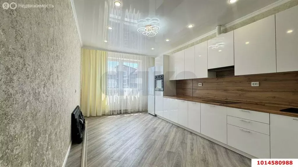 2-комнатная квартира: Краснодар, улица Лётчика Позднякова, 2к7 (61 м) - Фото 1