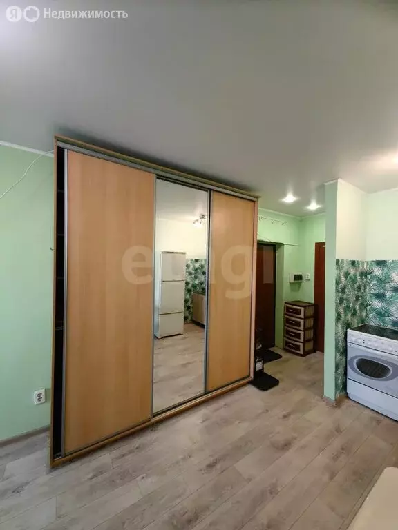 Квартира-студия: Челябинск, улица Братьев Кашириных, 131Б (31.5 м) - Фото 0