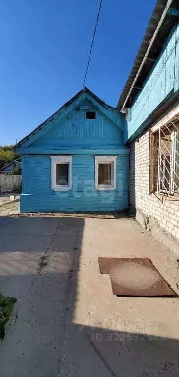 Дом в Саратовская область, Саратов проезд 3-й Рабочий, 31 (75 м) - Фото 0