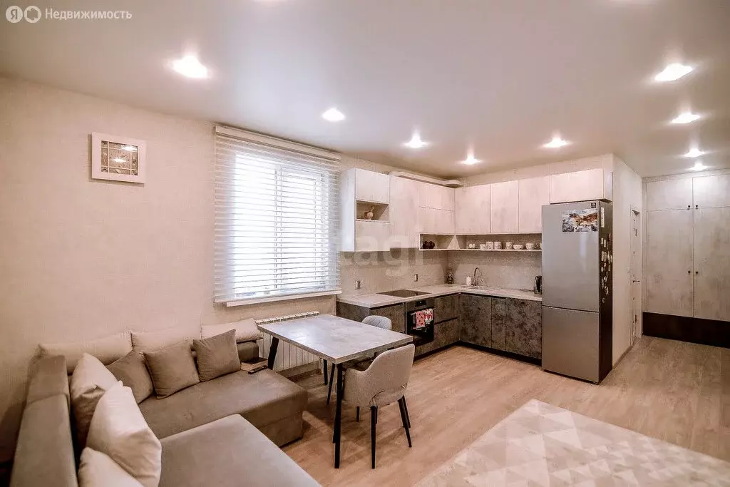 1-комнатная квартира: Южно-Сахалинск, проспект Мира, 306к1 (45.6 м) - Фото 2