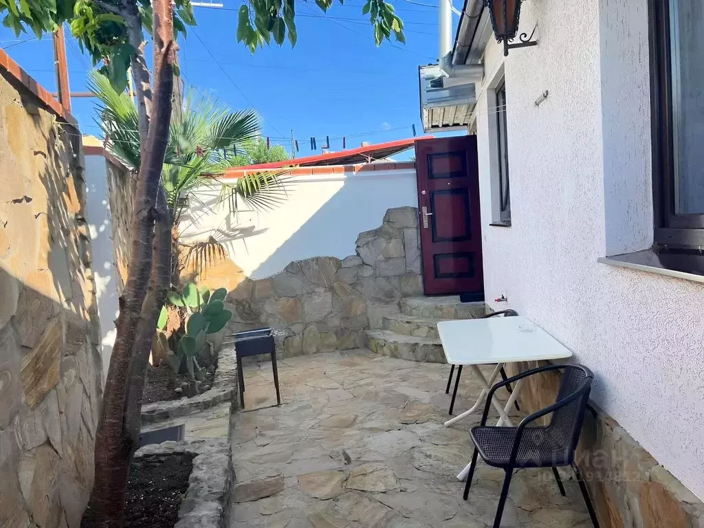 Дом в Крым, Алушта ул. Гвардейская, 9 (35 м) - Фото 1