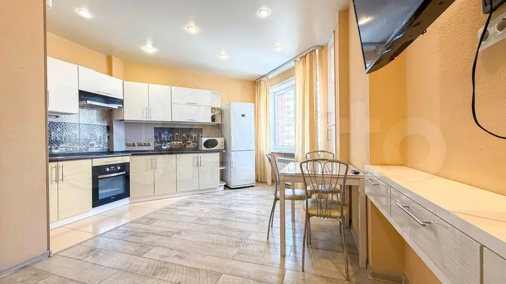 2-к. квартира, 55 м, 4/9 эт. - Фото 1