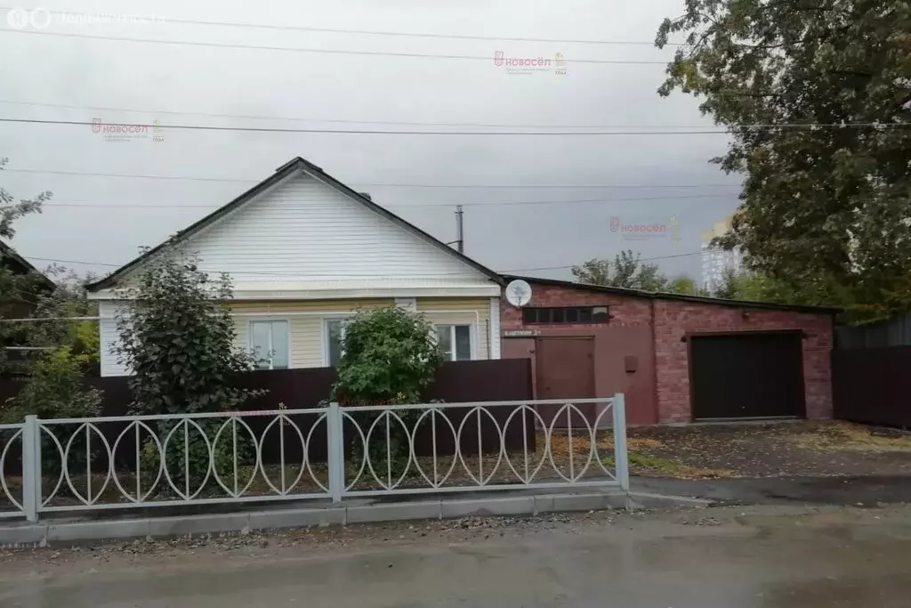 Дом в Верхняя Пышма, улица Клары Цеткин, 3А (50 м) - Фото 1