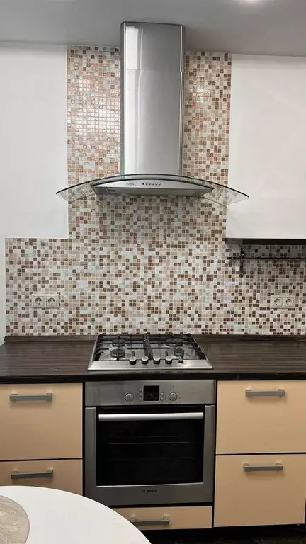 2-к. квартира, 60 м, 2/8 эт. - Фото 0
