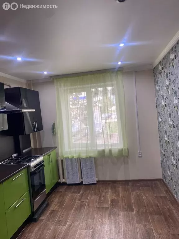 3-комнатная квартира: Ишимбай, бульвар Заки Валиди, 3А (65.9 м) - Фото 1