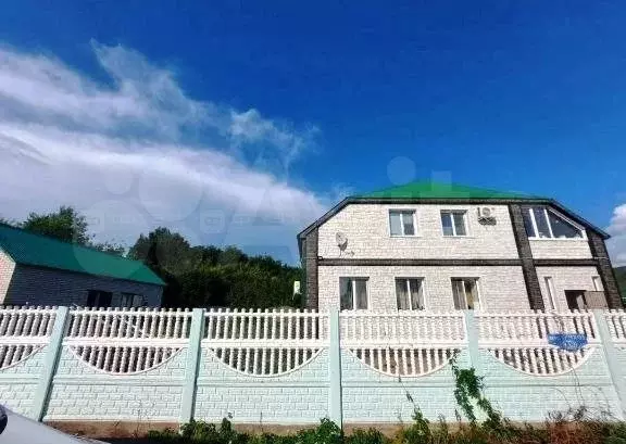 Дом 220 м на участке 10 сот. - Фото 0