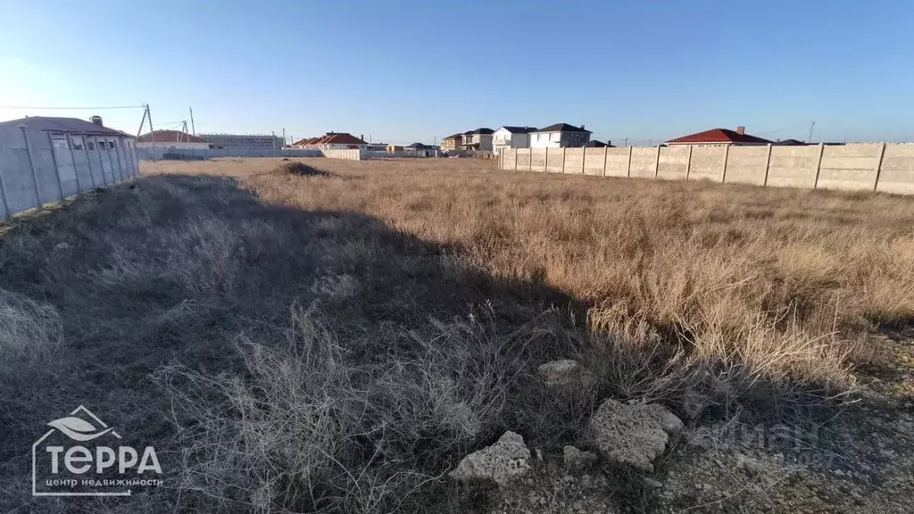 Участок в Крым, Сакский район, с. Уютное ул. Садовая (8.71 сот.) - Фото 1