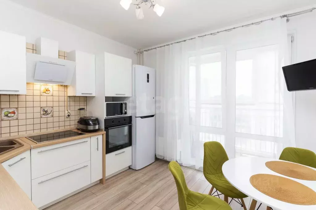 3-к кв. Тюменская область, Тюмень ул. Николая Федорова, 17 (73.9 м) - Фото 1