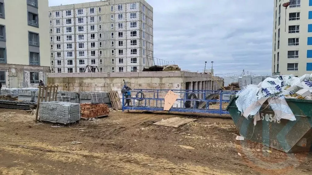 Гараж в Крым, Симферопольский район, Мирновское с/пос Парковые ... - Фото 1