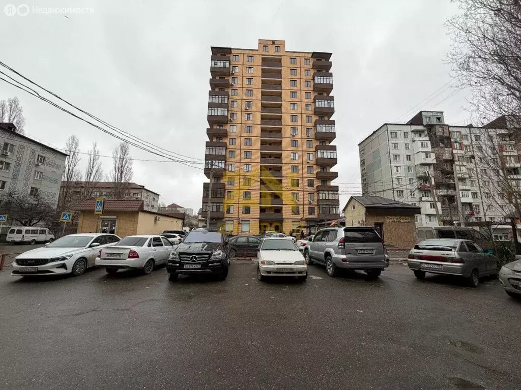 3-комнатная квартира: Махачкала, улица Габитова, 12Г (83.2 м) - Фото 1
