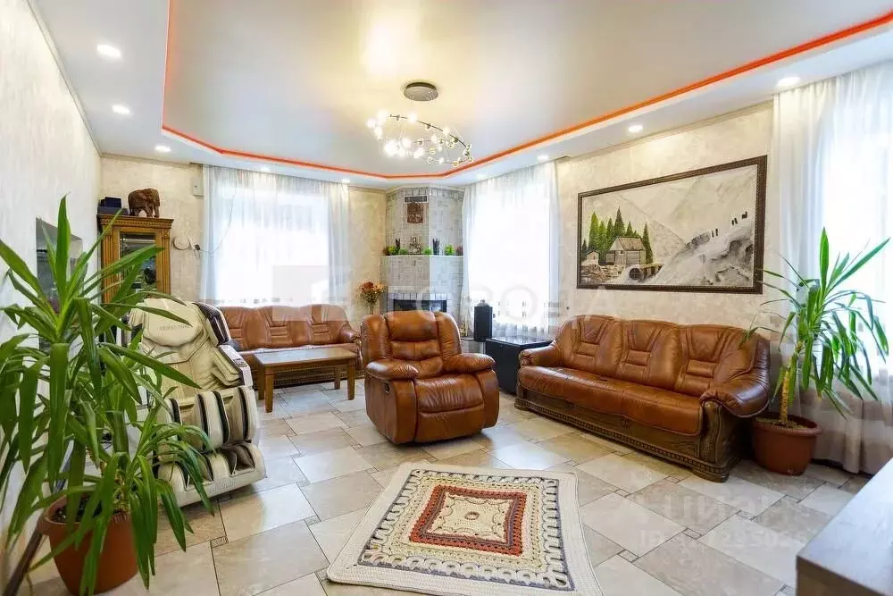 Дом в Кемеровская область, Таштагол Солнечная ул., 52 (187 м) - Фото 1