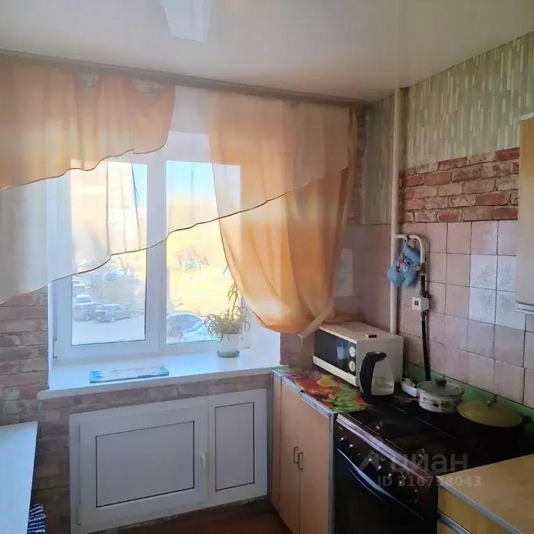 3-к кв. Омская область, Омск ул. Дианова, 26 (63.0 м) - Фото 0