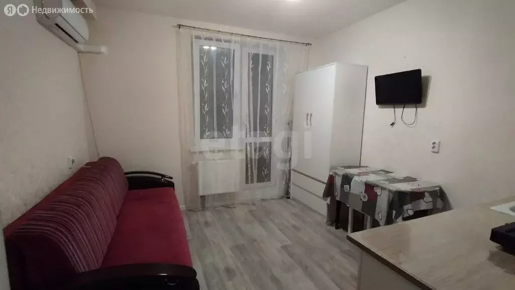 Квартира-студия: Набережные Челны, улица Виктора Полякова, 9В (20 м) - Фото 1