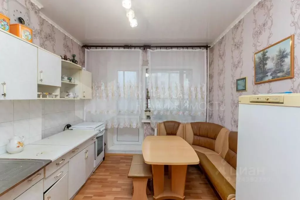 2-к кв. Тюменская область, Тюмень ул. Монтажников, 8 (57.2 м) - Фото 1