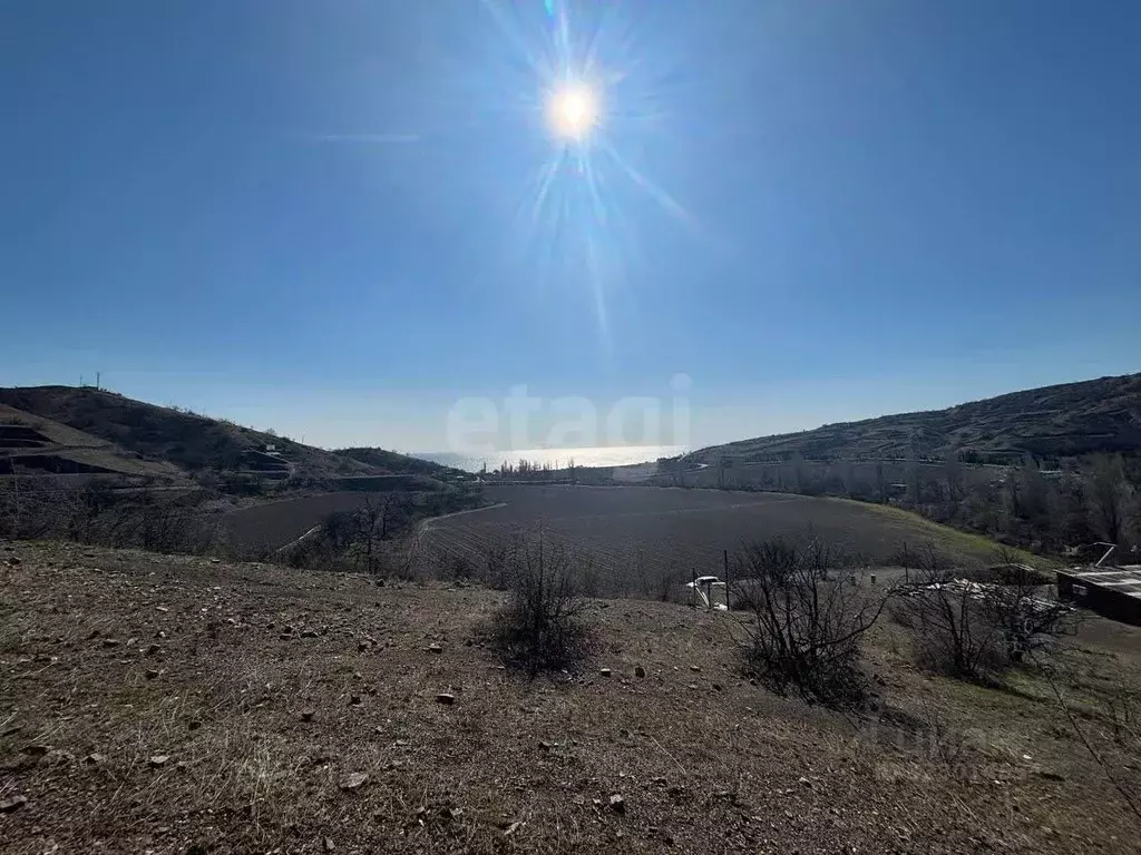 Участок в Крым, Алушта муниципальный округ, с. Приветное ул. Фросинлер ... - Фото 2