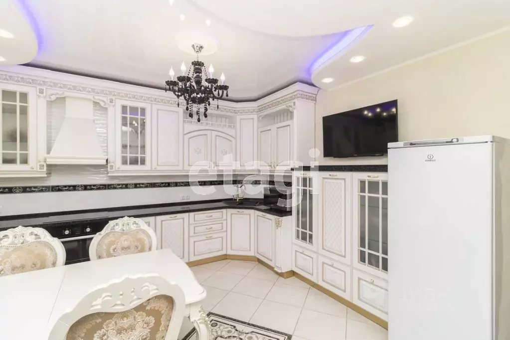 3-к кв. Тюменская область, Тюмень ул. Дмитрия Менделеева, 5 (99.9 м) - Фото 1