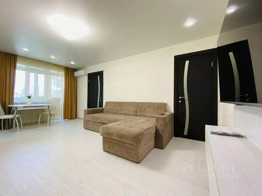 2-к кв. Тюменская область, Тюмень ул. Мельникайте, 103 (44.0 м) - Фото 1