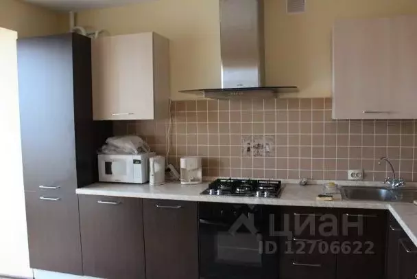 2-к кв. Калужская область, Калуга ул. Луначарского, 39 (70.0 м) - Фото 0
