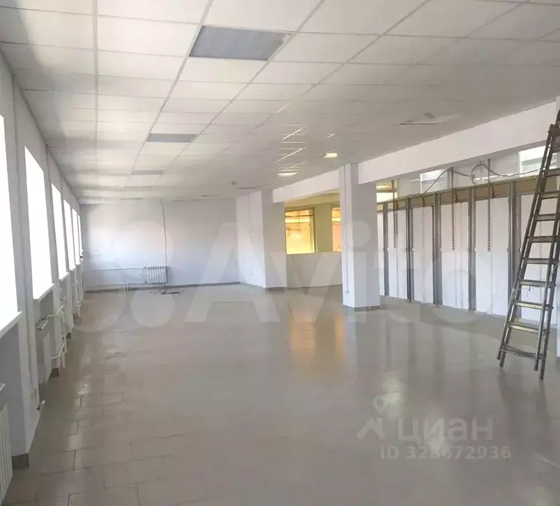 Помещение свободного назначения в Омская область, Омск Нефтезаводская ... - Фото 0