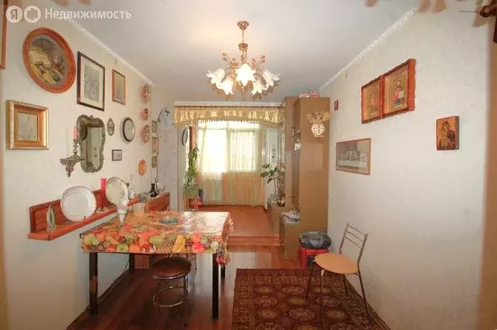 2-комнатная квартира: Евпатория, улица 60 лет ВЛКСМ, 14 (66 м) - Фото 2