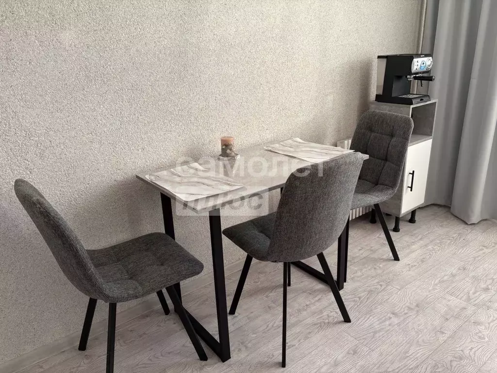 2-к кв. Омская область, Омск Городок Нефтяников мкр, ул. Энергетиков, ... - Фото 0