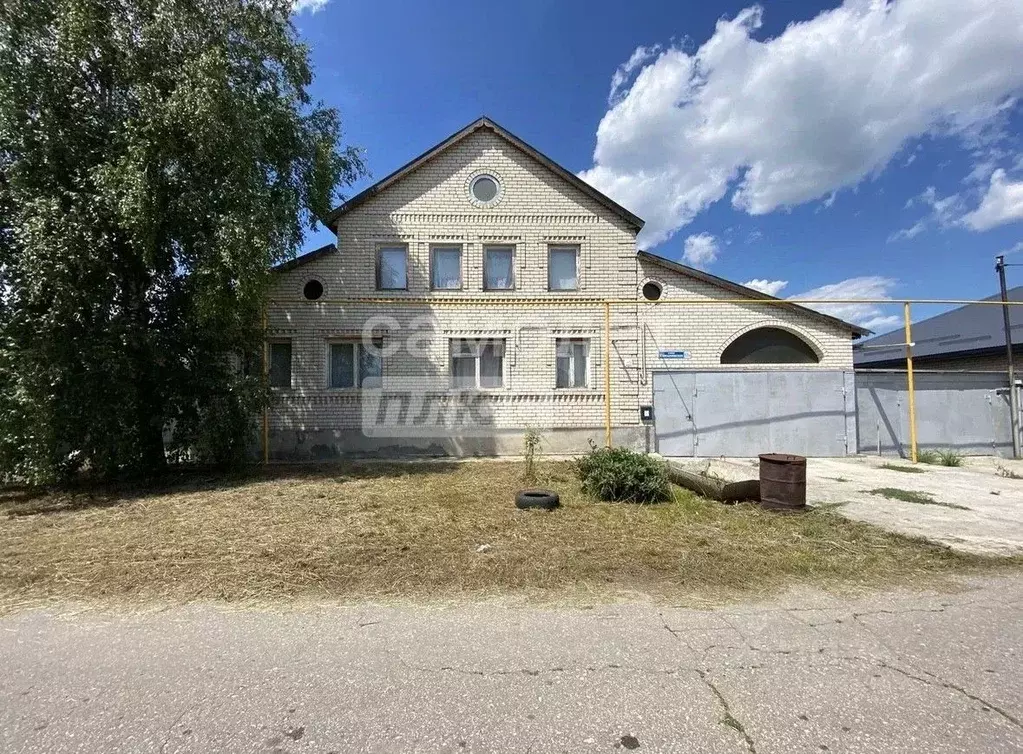 Дом в Самарская область, Сызрань Камышинская ул., 12А (170 м) - Фото 0