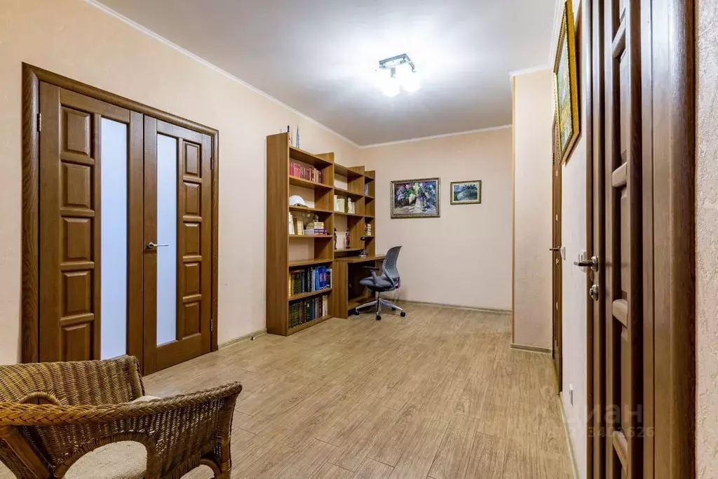 2-к кв. Свердловская область, Екатеринбург ул. Московская, 70 (76.1 м) - Фото 2