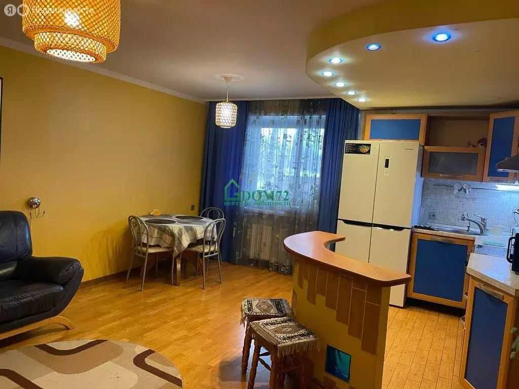 2-комнатная квартира: Тобольск, Революционная улица, 19 (81 м) - Фото 0