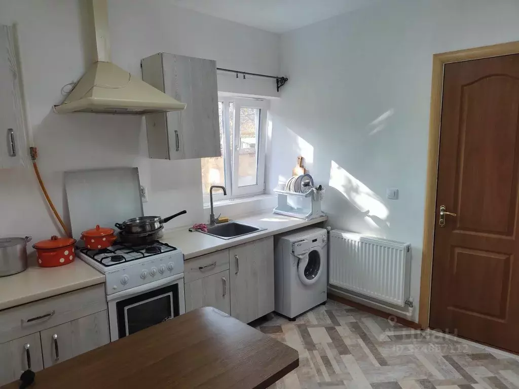 Дом в Крым, Симферопольский район, с. Мирное ул. Абрикосовая (40 м) - Фото 1