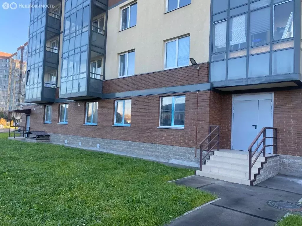 Торговая площадь (389.5 м) - Фото 1