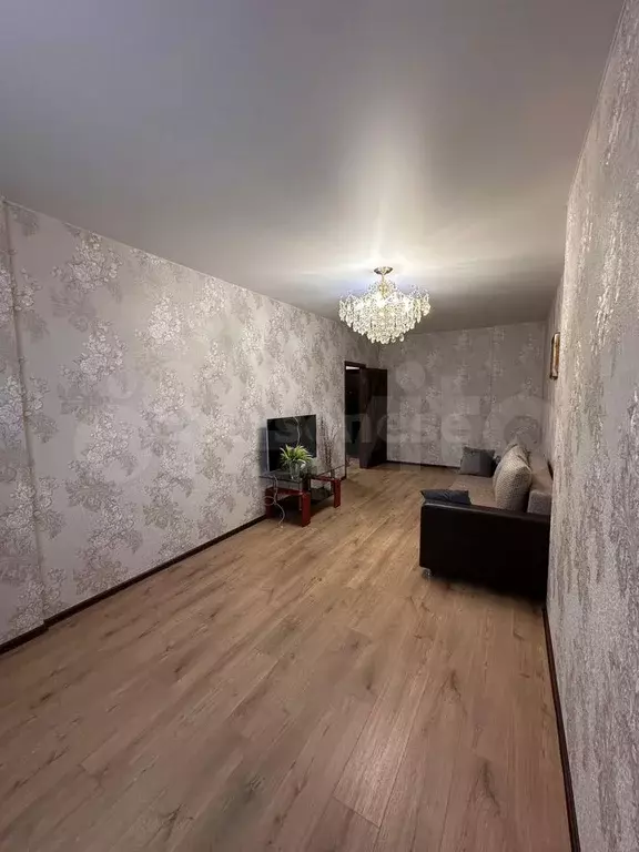 2-к. квартира, 62 м, 7/10 эт. - Фото 1