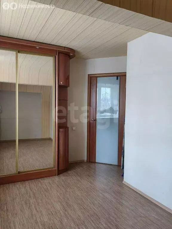 2-комнатная квартира: Омск, микрорайон Привокзальный, улица Карбышева, ... - Фото 2